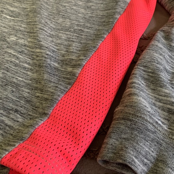 PINK Crewneck - Picture 2 of 4